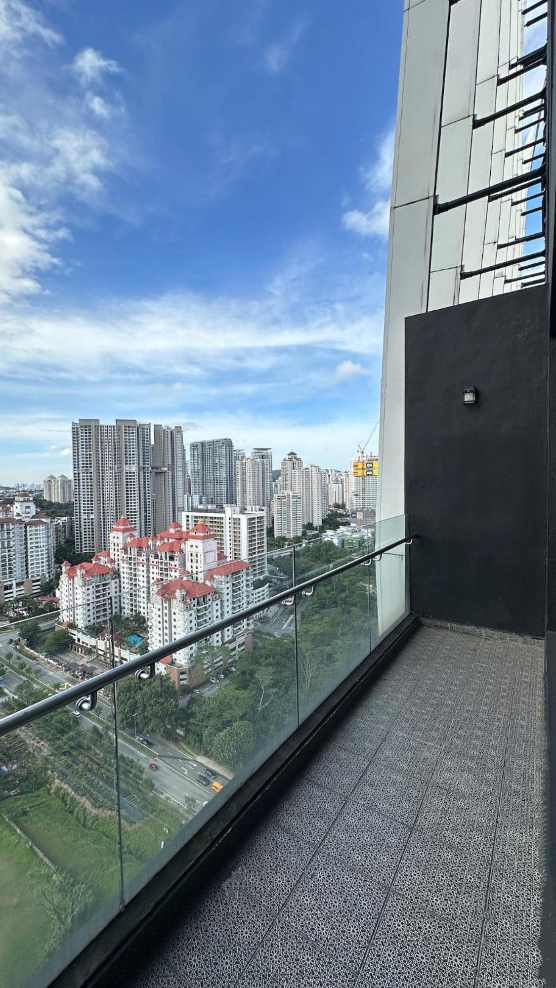 2br 4pax Stylish Duplex Arte Mont Kiara *